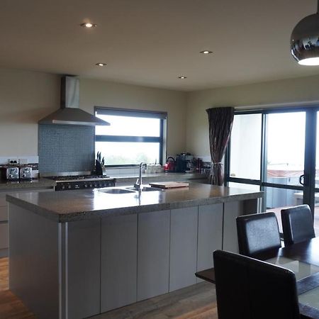 White House Bed & Breakfast Paraparaumu Ngoại thất bức ảnh