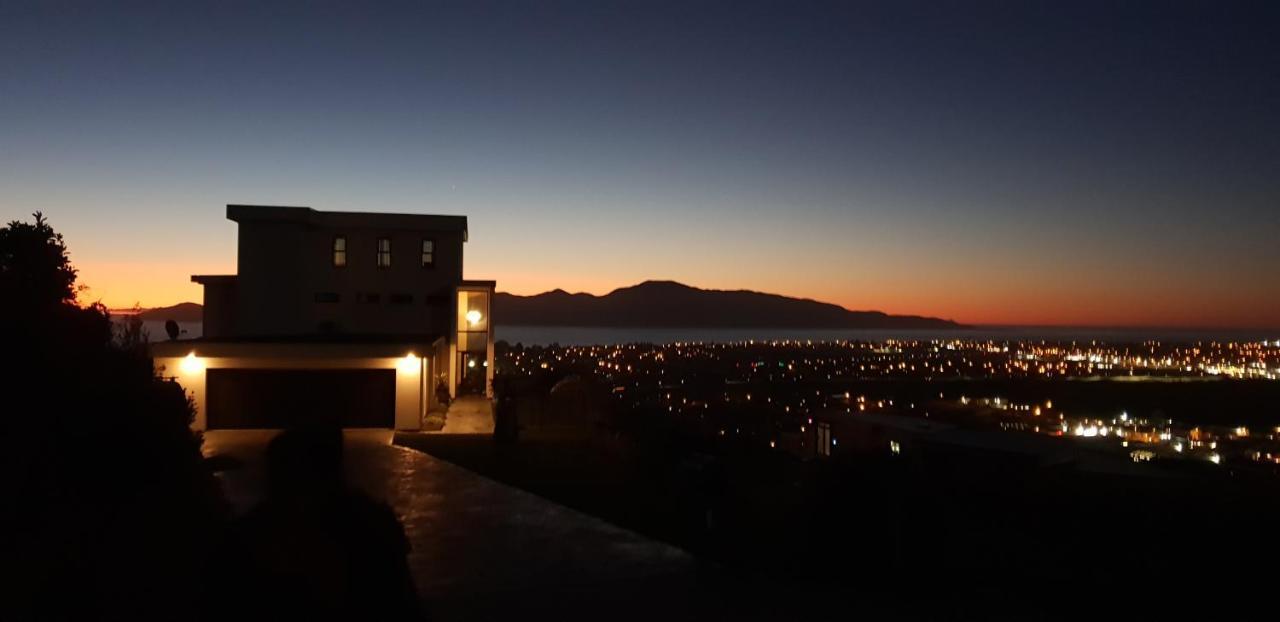 White House Bed & Breakfast Paraparaumu Ngoại thất bức ảnh