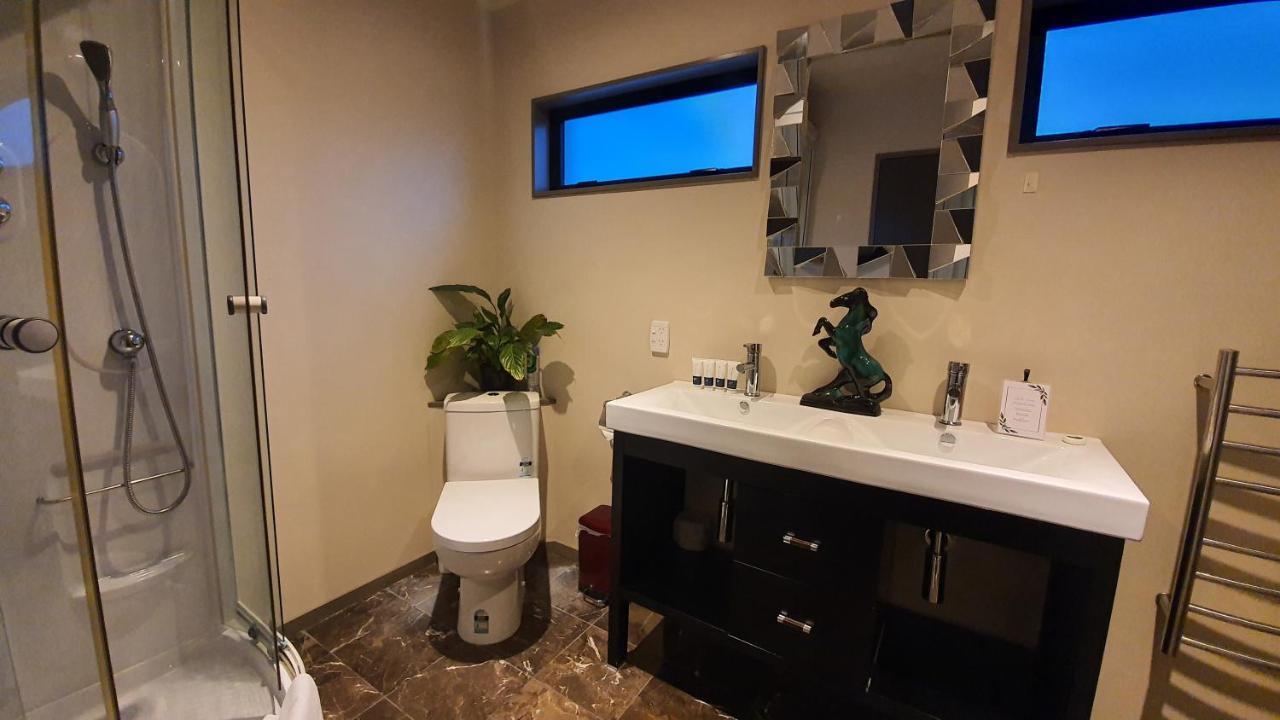 White House Bed & Breakfast Paraparaumu Ngoại thất bức ảnh