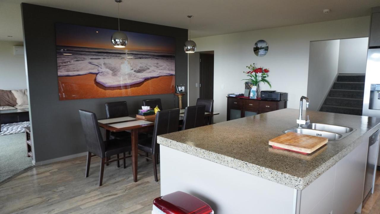 White House Bed & Breakfast Paraparaumu Ngoại thất bức ảnh