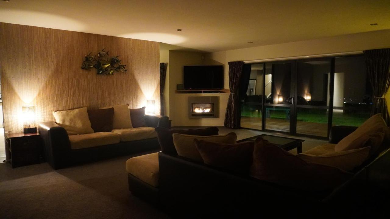 White House Bed & Breakfast Paraparaumu Ngoại thất bức ảnh