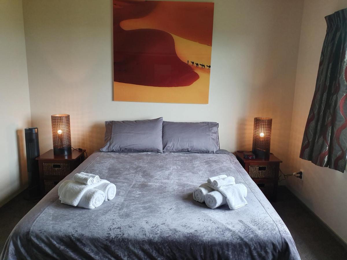 White House Bed & Breakfast Paraparaumu Ngoại thất bức ảnh
